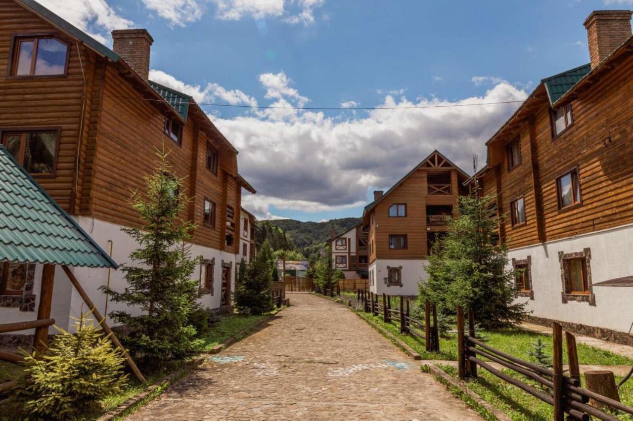 Edelweiss Carpathians Resort Myhowe